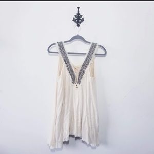 Miss Me Sleeveless V Neck , Boho style Top. US M Size.